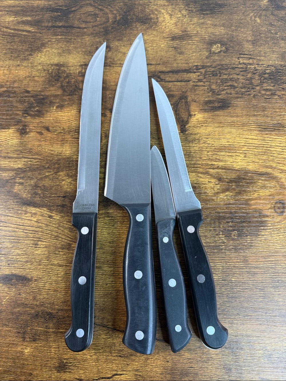 Professional Black-Handle Kitchen Knife Set – Precision Cutting Blades